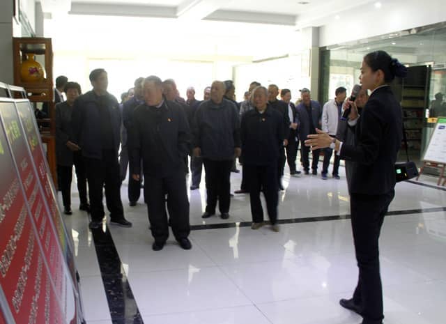 兗州區(qū)人大、政協(xié)領(lǐng)導(dǎo)蒞臨天意機(jī)械參觀考察