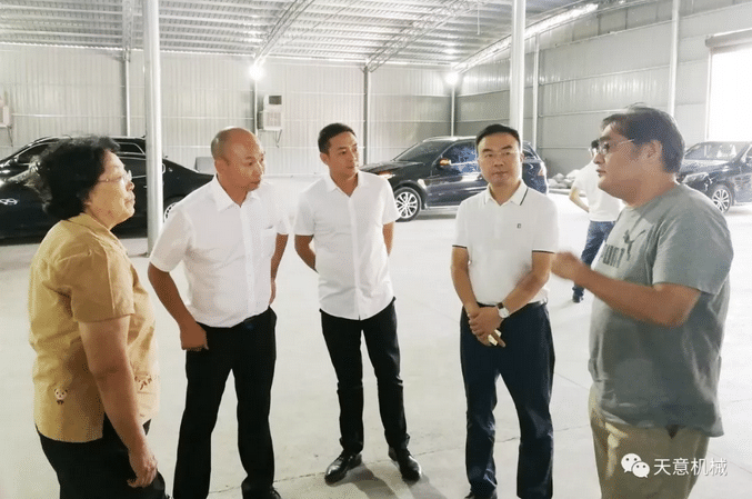 中國循環(huán)經(jīng)濟(jì)墻材革新工作委員會(huì)會(huì)長(zhǎng)暨天意機(jī)械董事長(zhǎng)劉洪彬受邀考察調(diào)研湖南企業(yè)