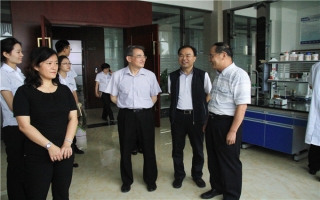 廢棄物資源化國家工程研究中心、昆明理工大學(xué)孫可偉教授,棄物資源化國家工程研究中心常務(wù)副主任、昆明理工大學(xué)教授李如燕博士蒞臨指導(dǎo)