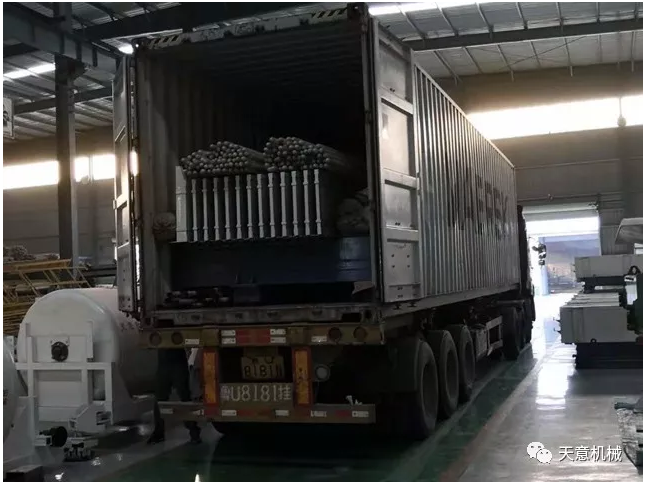 天意機(jī)械為柬埔寨客戶加工生產(chǎn)年產(chǎn)80萬平方輕質(zhì)墻板生產(chǎn)線成功裝車啟運(yùn)！